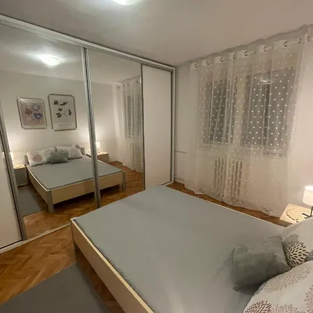 Apartman Obradovic Novi Sad Esterno foto